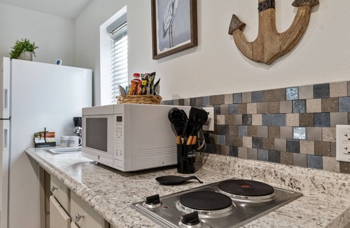 Gun Barrel City Hotel | Extended Stay Gun Barrel City