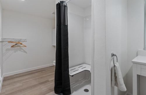 Gun Barrel City Hotel | Extended Stay Gun Barrel City
