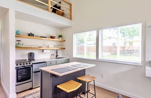 Windsor Park House | Extended Stay Retreat: Cozy yet Spacious Tiny Gem!
