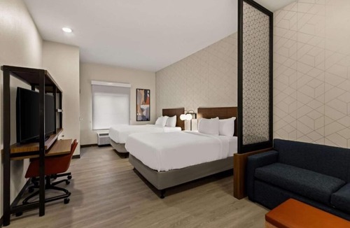 Waco Hotel | Extended Stay Suites | 4 Units | Near Baylor University