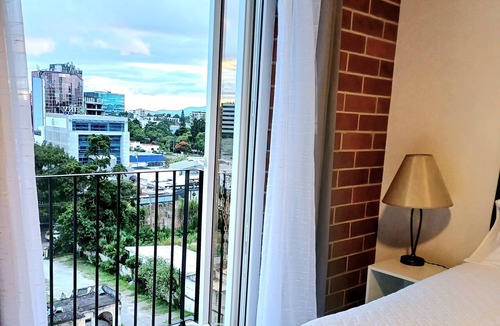 Zona 4 Apartment | F8 FIAMENE Cozy Luxury Apto+Wifi+TV+Gym+Laundry @Guatemala City, zona 10