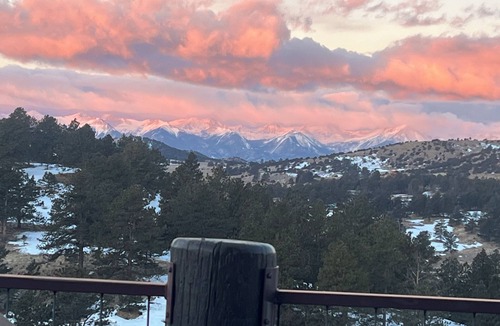 Westcliffe Cabin | Fabulous 5-bedroom cabin in Westcliffe perfect for your getaway