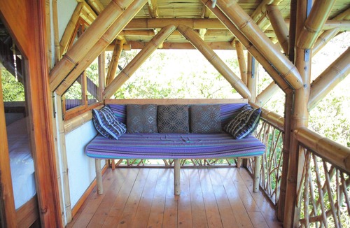 Tzununa House | Fabulous 6-bedroom eco-guesthouse in Tzununa perfect for group getaways