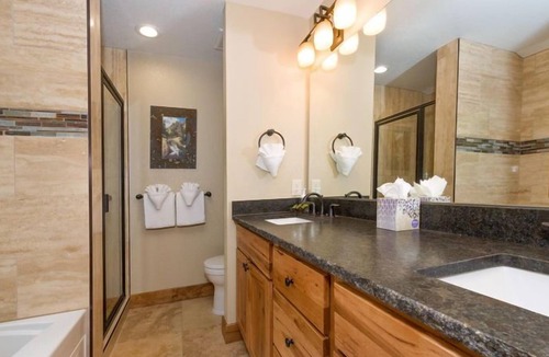 Estes Park Hotel | Fall River Village Resort