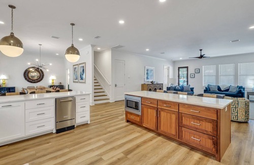 East Beach House | Fall special! East Beach Home w/Pool, sleeps 18!