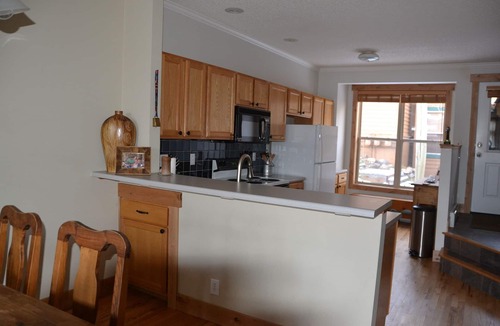 Wildernest House | Family Friendly/Spacious Town Home w/Mountain views
