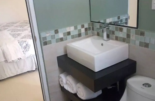 Central Highlands Apartment | Family Studio with all the comforts, centrally located.