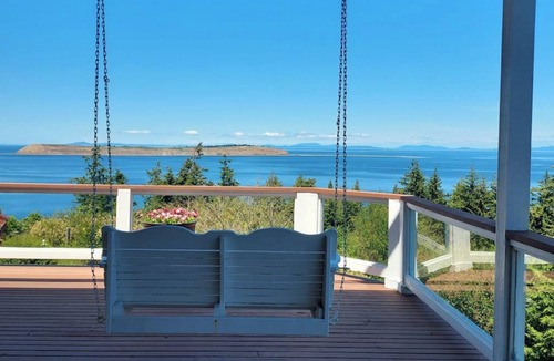 Diamond Point House | Fantastic 3BR Oceanview with decks, gas grill