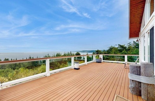 Diamond Point House | Fantastic 3BR Oceanview with decks, gas grill