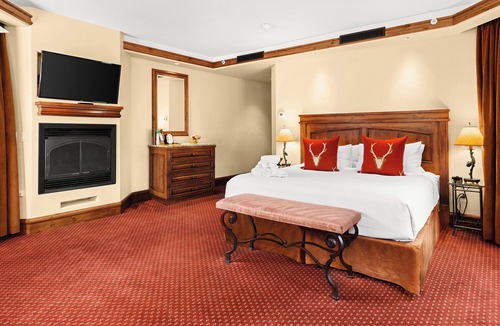 Vail Hotel | Fantastic Getaway! Amazing Mountain View w/Hot Tub and Parking!