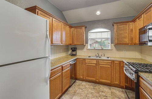 Fort Worth House | Fenced Yard & Patio! Family Escape in DFW Suburbs