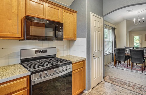Fort Worth House | Fenced Yard & Patio! Family Escape in DFW Suburbs