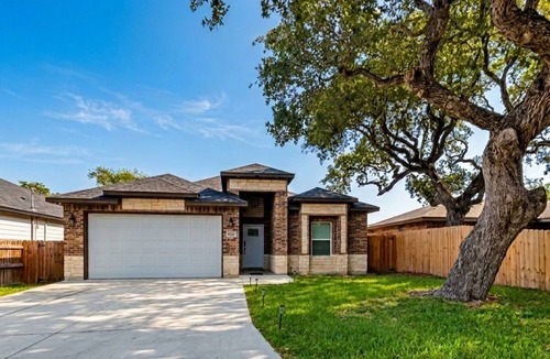 Aransas Pass Cottage | Ferryman's Landing by Miss Kitty’s