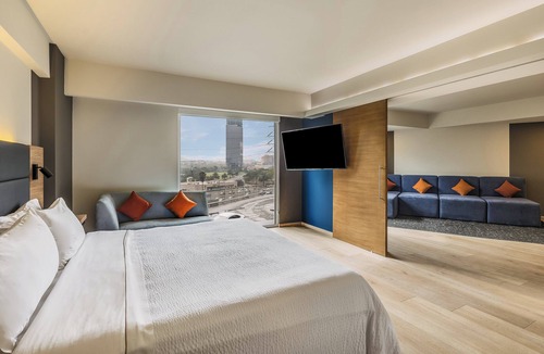 Monterrey Hotel | Fiesta Inn Monterrey Valle