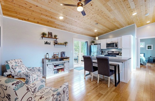 Carson Cabin | Fire Pit & Mtn Views! Cabin | $1 Cleaning Fee