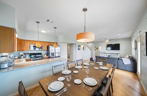 San Luis House | Fisherman`s Dream: Game Room & Walk to Beach