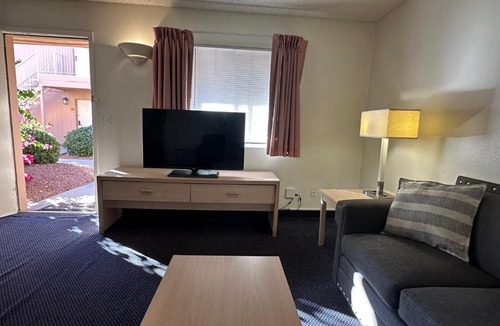 Casas Adobes Hotel | Flamingo Suites