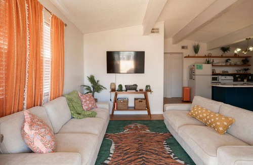 Jamaica Beach House | Flamingo Way | 2BR + Sleeping Den | Waterfront