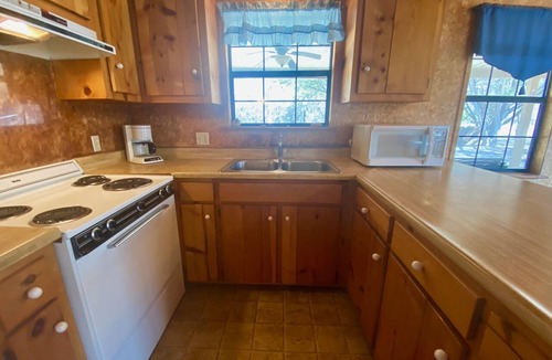 Sabinal Cabin | Float 2 Cabin! Comanche Crossing, Private River Access, Near Music Venues!