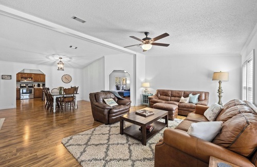 Bertram House | Flying B Ranch House on 52 acres in Bertram, TX