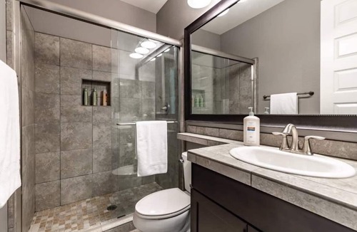 Cooley Station North House | Four Bedroom Three King Beds