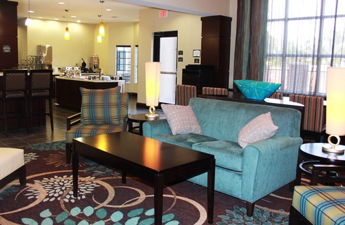 Aldine Apartment | Free Breakfast Buffet + Outdoor Pool | Modern Studio