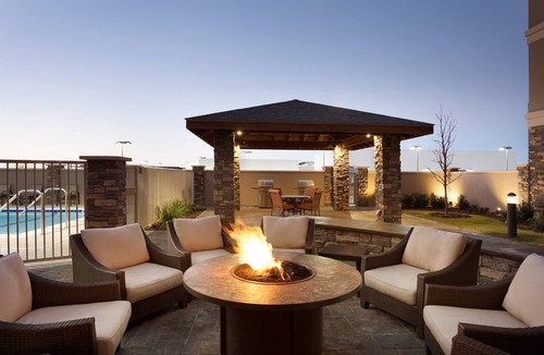 Midland Condo | Free Breakfast. Pool. King Suite. Near the new Chevron and Oxy campuses!