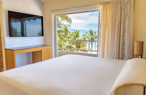 South Hotel Zone Hotel | Friendly Fun Vallarta Different Experiences - All Inclusive.
