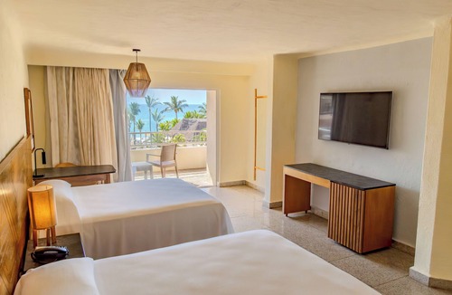 South Hotel Zone Hotel | Friendly Fun Vallarta Different Experiences - All Inclusive.
