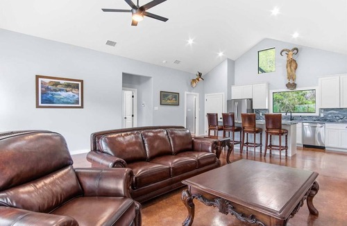 Leakey House | Frio River Retreat - Riverfront Near Leakey