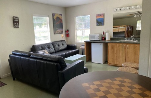 Leakey House | Frio Riverfront House+Bunkhouse, Volleyball Pool, Pavillion!