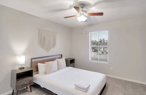 Midland Condo | Fully Equipped Kitchen Midland Apt Fitness Ctr