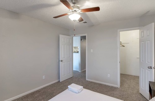 Midland Condo | Fully Equipped Kitchen Midland Apt Fitness Ctr