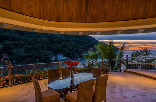Boca de Tomatlan Villa | Fully Staffed, Beach frontage Luxury Villa