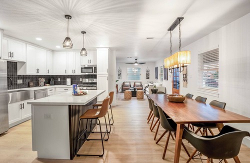 Braeswood Place House | Fun-Filled Backyard:Firepit-Grill-Games-Good Vibes