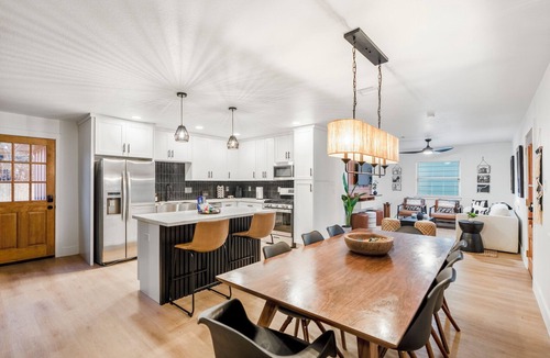 Braeswood Place House | Fun-Filled Backyard:Firepit-Grill-Games-Good Vibes