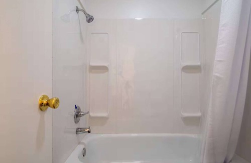 Eureka Springs Historic District Hotel | Galaxy Room, #9 at Glory Dayz!