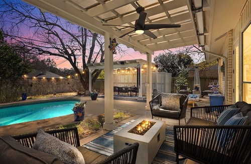 Hidden Forest House | Game Lounge + Fire Table Retreat w/Private Pool