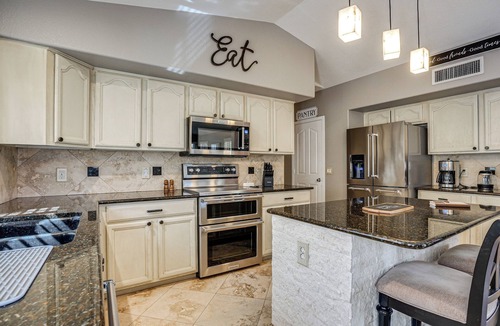Arrowhead Ranch House | Game Room, Backyard Oasis! Glendale Group Getaway