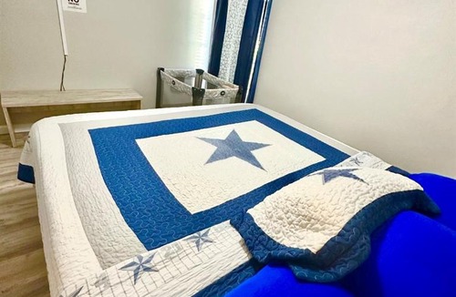 West Arlington Apartment | Games Haven with Crib Mins from AT&T, Sixflags, UTA, GlobeLife, AmericanAirlinesCenter