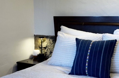 San Lucas Toliman Bed & Breakfast | Garden Gathering Room
