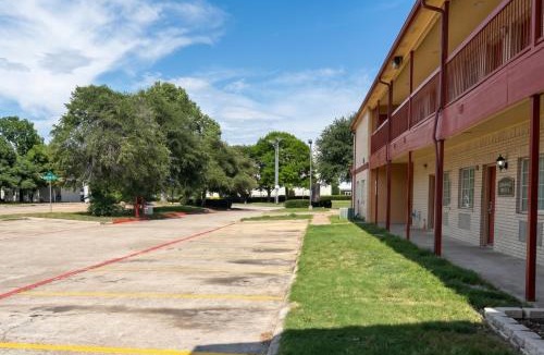 Garland Hotel | Garland Inn & Suites near Dallas TX