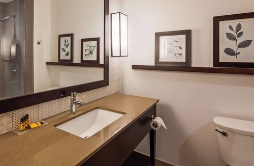 Westchase Hotel | Garner Hotel Houston Westheimer by IHG