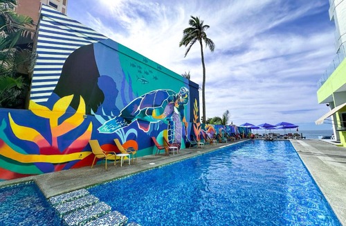 Mazatlan Hotel | Garner Hotel Mazatlan Beach by IHG
