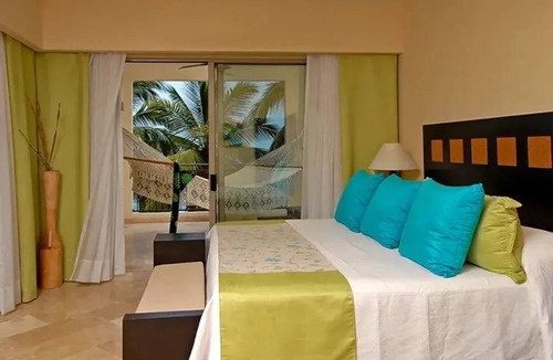 South Shore Hotel Area Resort | Garza Blanca resort and spa beach front 2-bedrooms in Puerto Vallarta