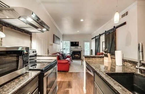 Irving Apartment | Gated Irving 1BR Work Suite - DFW 10Min · Pool+W/D - I50