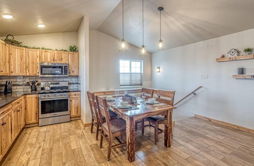 Fruita House | Getaway Loft - Warm, Comfy & Certified Dander Free