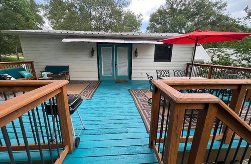 Willis Apartment | Getaway Oasis w/Huge Deck + pool/spa - lake conroe