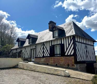 Guerquesalles House | Gite De Malvoue