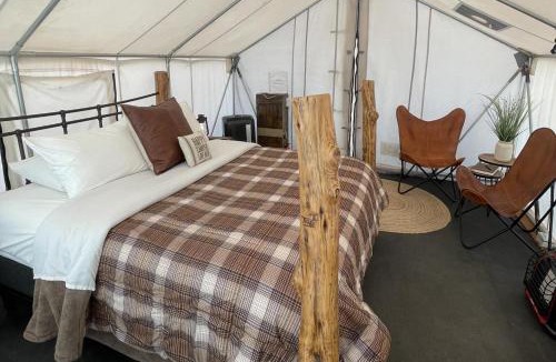 Fredonia House | Glamp Tent b w Zion & Bryce Outdoor Shower & Wifi